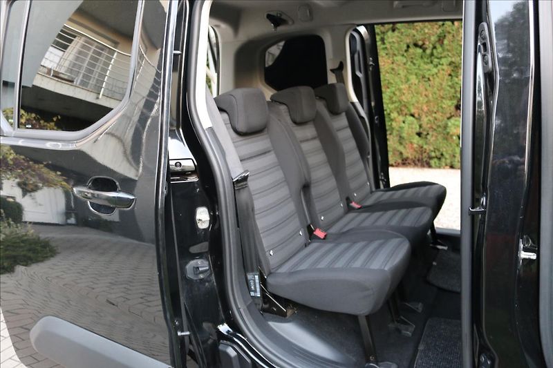 Opel Combo 1,2 LIFE,81KW,87000 Km - fotka 41 z 47