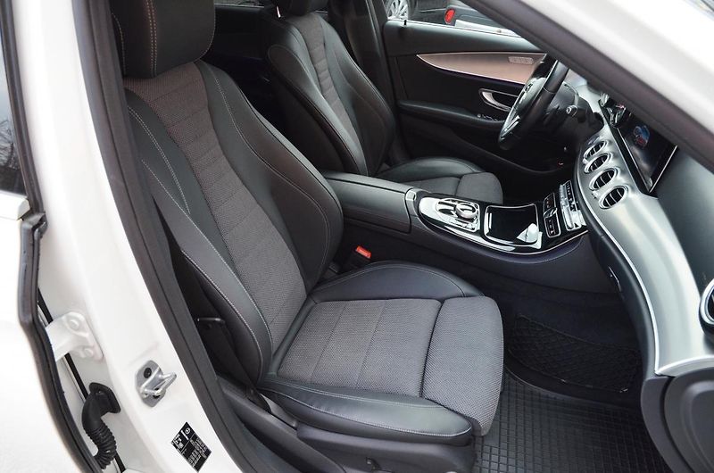 Mercedes-Benz Třídy E (2019) E 220d // REZERVOVÁNO // - fotka 18 z 46