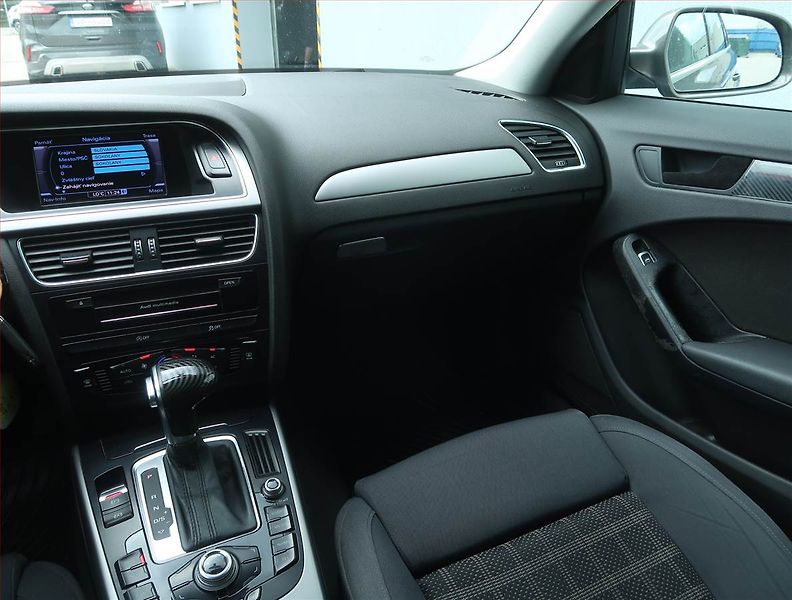 Audi A4 (2013) Ambition 2.0 TDI, Automat - fotka 8 z 14