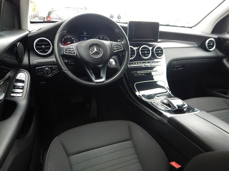 Mercedes-Benz GLC (2016) 220 D 4MATIC DPH BUSINESS-DPH - fotka 11 z 33