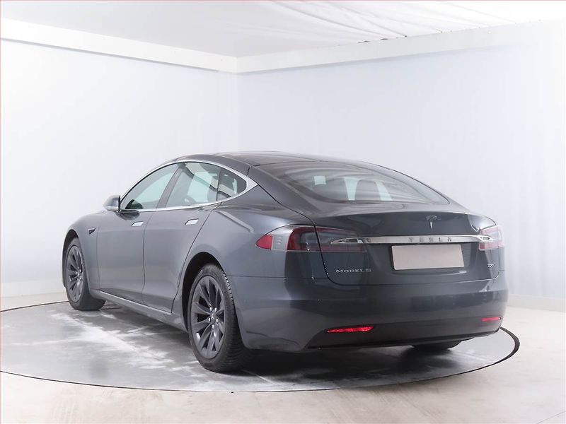 Tesla Model S (2017) P100D, SoH 93% - fotka 4 z 17