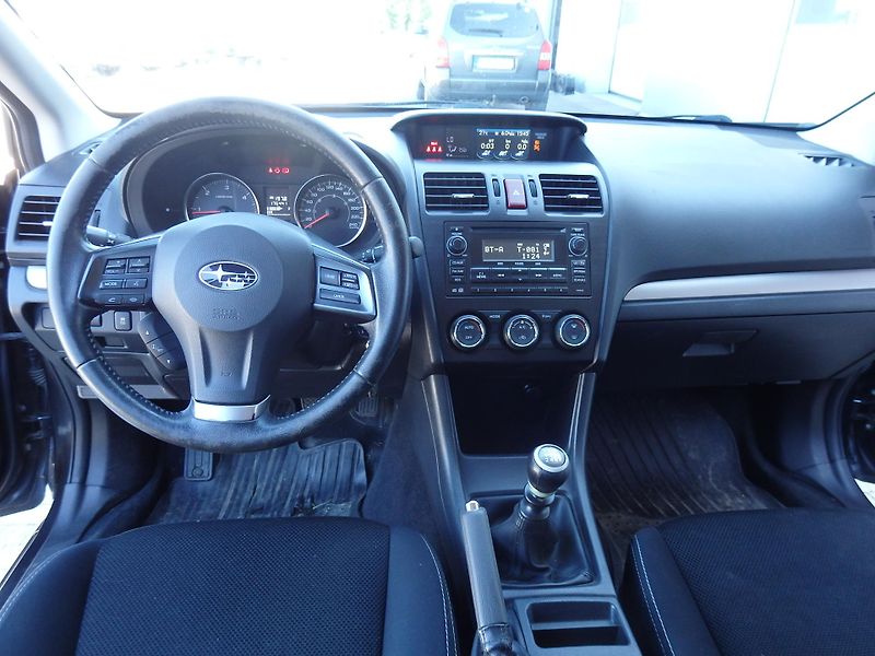 Subaru XV 2,0 108kW KLIMA, 2. MAJITEL - fotka 11 z 17