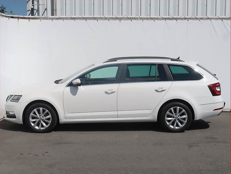 Škoda Octavia (2018) Style 1.6 TDI, Automat, Navi - fotka 3 z 14