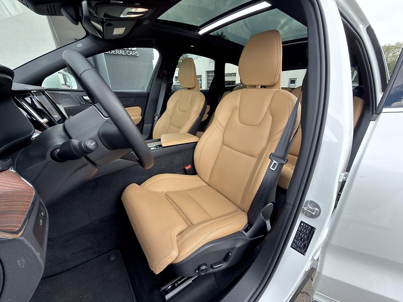 Volvo XC60 T8 AWD ULTRA BRIGHT *+ kola - fotka 14 z 59