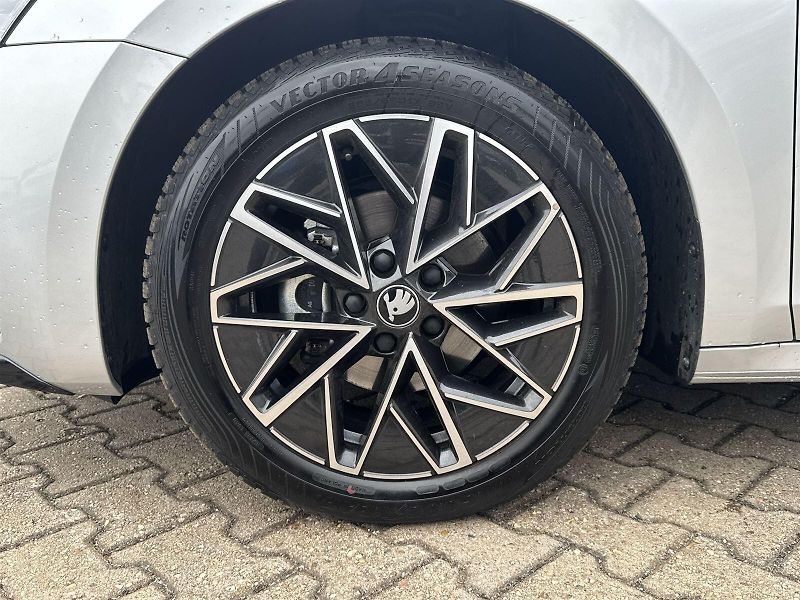 Škoda Octavia (2025) Combi 1.5 TSI DSG Sportline - fotka 31 z 35