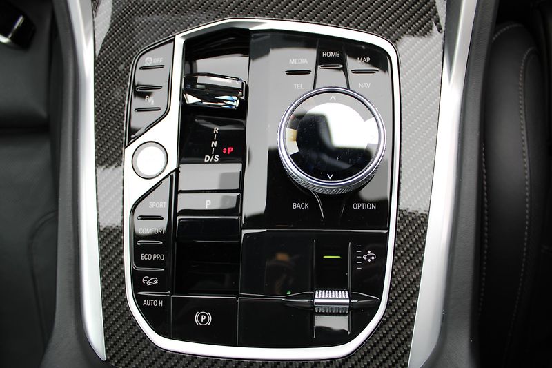 BMW X6 40d*M-sport*Karbon*Vzduch*B&W* - fotka 23 z 50