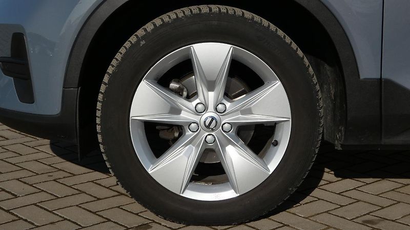 Volvo XC40 T2 FWD Momentum Core - fotka 21 z 22
