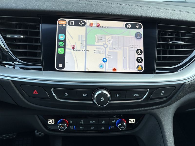 Opel Insignia 2,0 CDTi AWD AT8 Ultimate GS - fotka 12 z 31