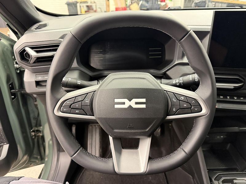 Dacia Duster III E-Tech Hybrid 1.6 l 69 kW - fotka 9 z 16