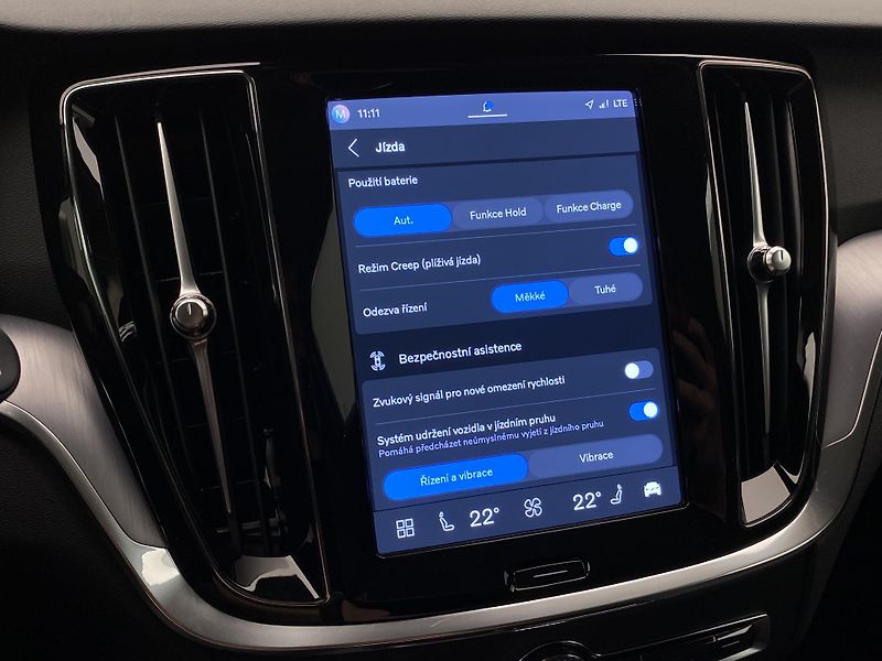 Volvo V60 T6 AWD RECHARGE CORE AUT CZ - fotka 48 z 56