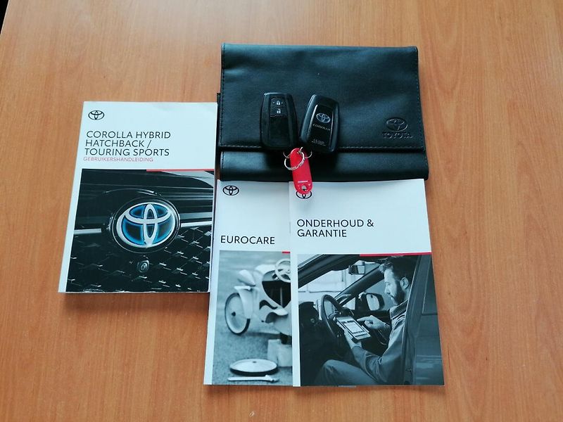 Toyota Corolla (2021) 2.0 Hybrid Style 112kW - fotka 30 z 30