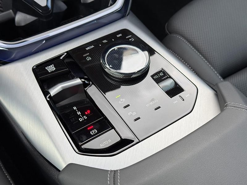 BMW X3 M50 xDrive - fotka 13 z 21