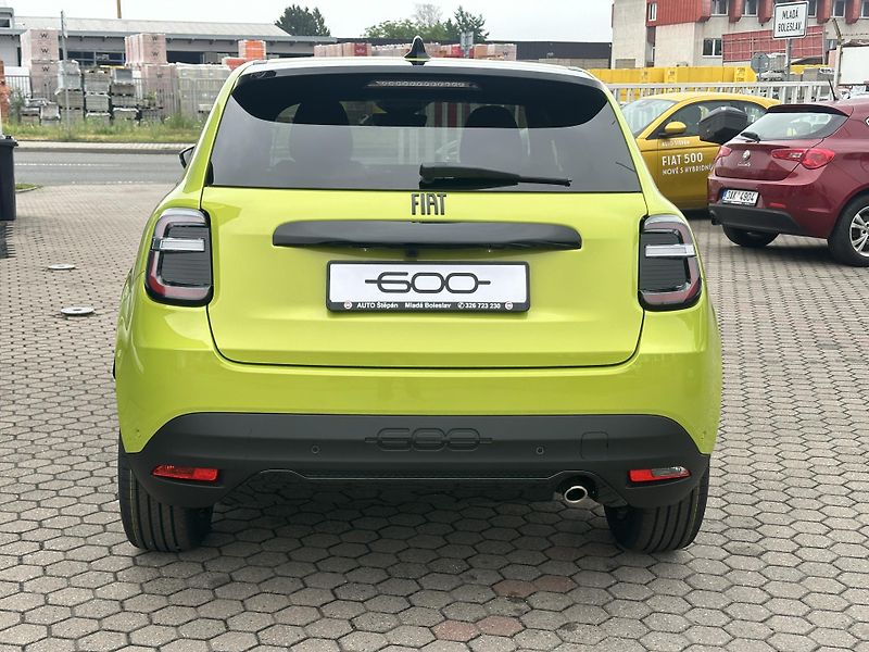 Fiat 600 (2026) Sport 1,2 T - 6 MT - fotka 6 z 20