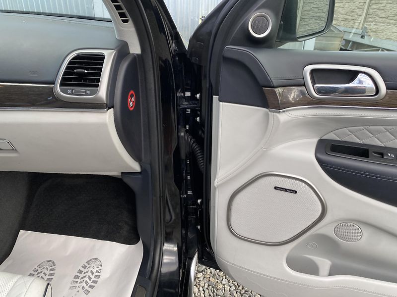 Jeep Grand Cherokee 3.0CRDi 4x4 SUMMIT EXTRA FULL! - fotka 138 z 181