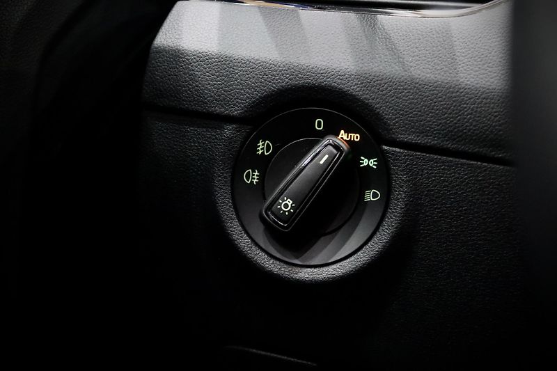Škoda Octavia 3 FL Combi 1.4 TSI 110 kW DSG - fotka 27 z 29