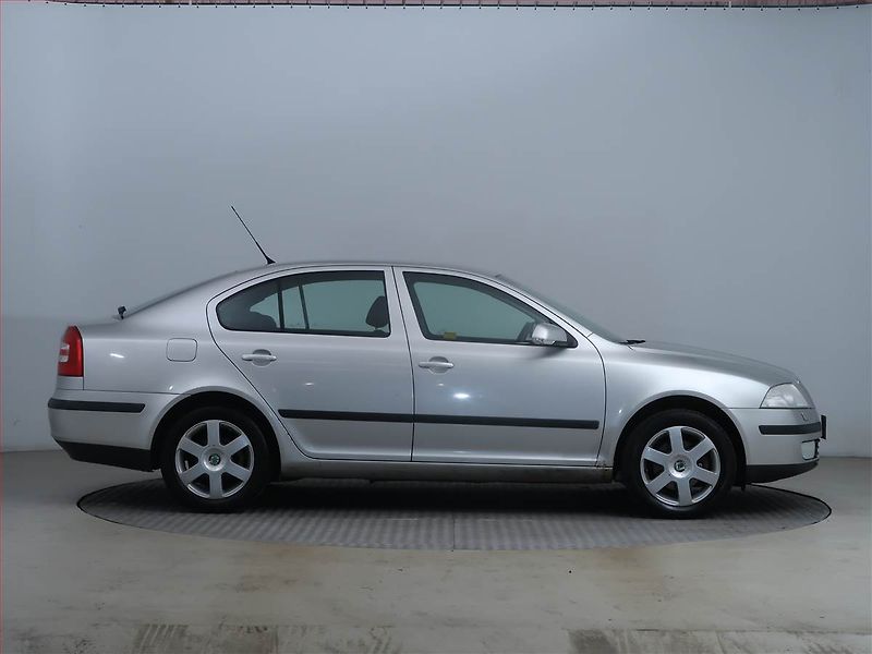 Škoda Octavia (2006) 1.6, Eko.zaplacen, po STK - fotka 6 z 15