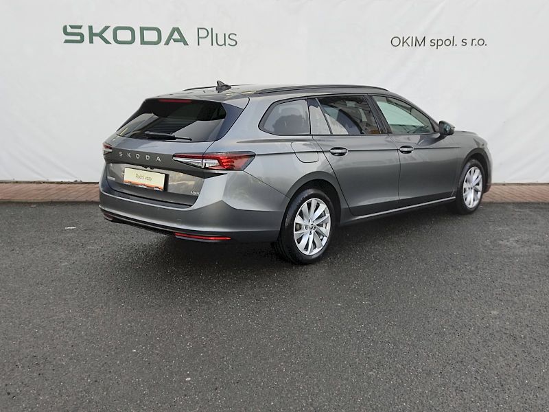 Škoda Superb (2024) combi Selection 2,0 Tdi 142 kw - fotka 2 z 37