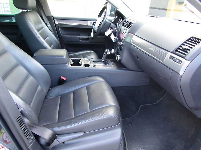 Volkswagen Touareg (2008) 2.5 TDI 4X4  PRUŽINY - fotka 26 z 38