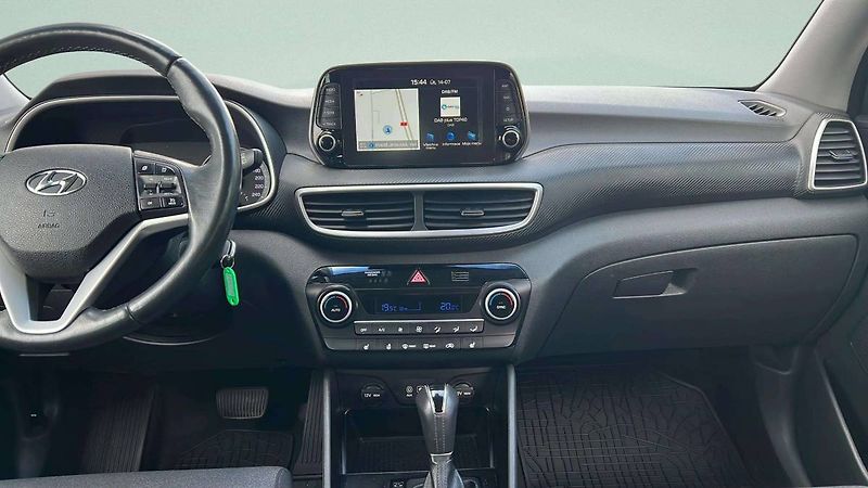 Hyundai Tucson 1,6 TGDI 130kW DCT 4WD Trikolo - fotka 15 z 40