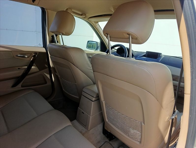 BMW X3 3,0 d aut 4x4 Kůže 1majitel ČR - fotka 24 z 36