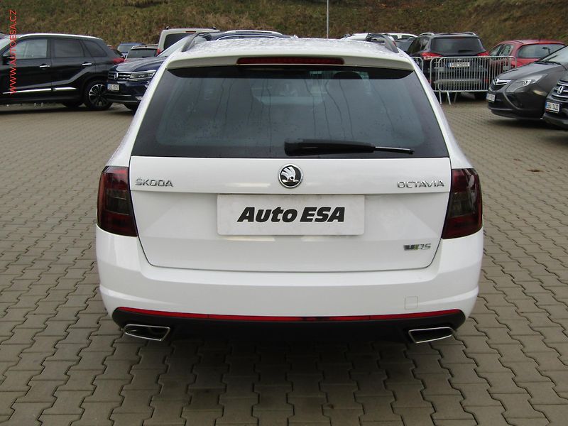 Škoda Octavia (2014) 2.0 TDi, ČR, RS, DSG, bixen - fotka 5 z 17
