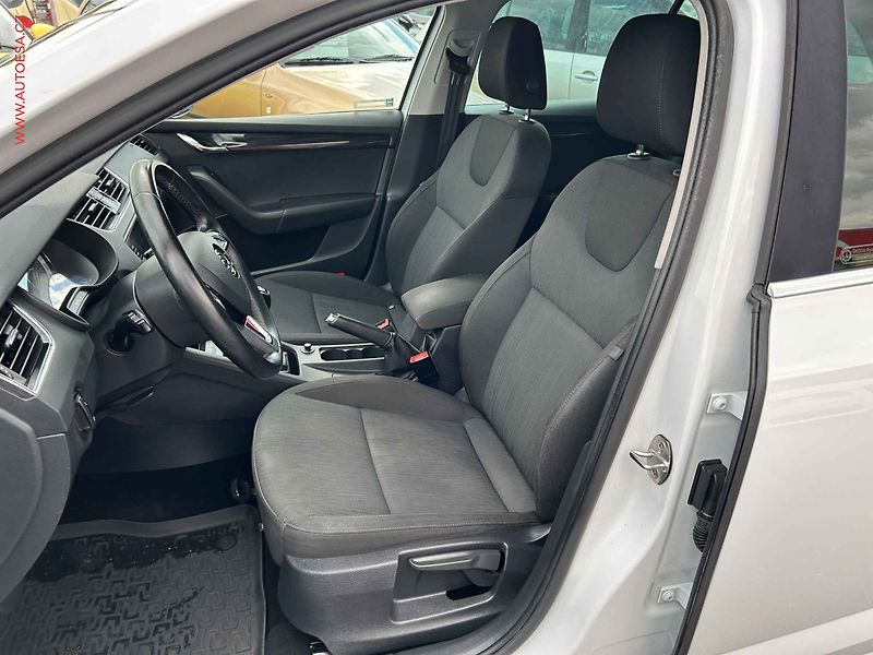 Škoda Octavia (2018) 1.4 TSI, 2.maj,ČR, autoAC - fotka 9 z 19