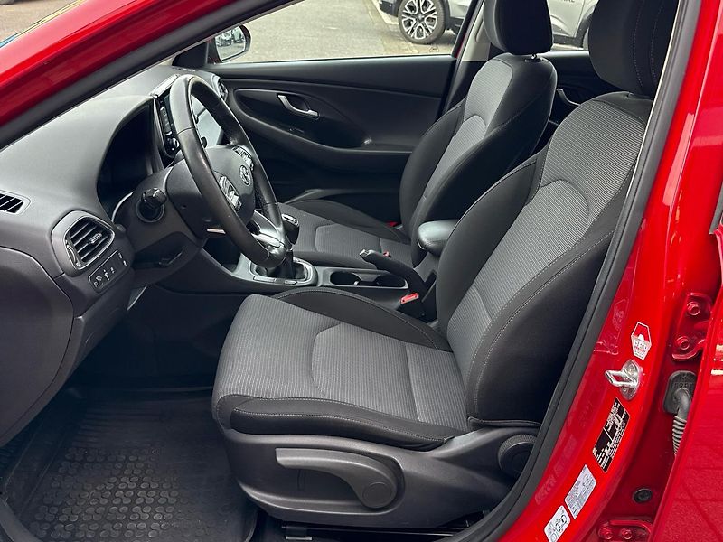 Hyundai i30 Family Comfort - fotka 7 z 25