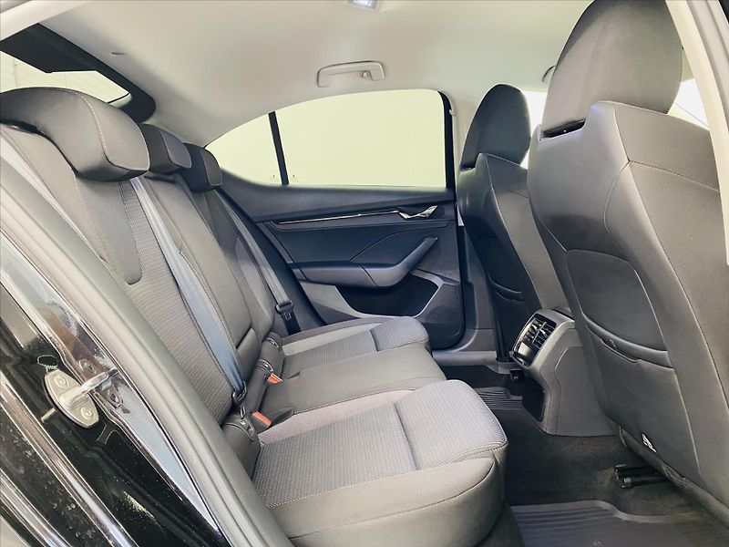Škoda Octavia 1,5 TSI 110kW Ambition Plus - fotka 7 z 24