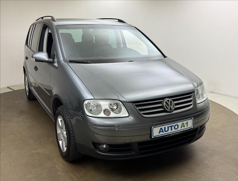 Volkswagen Touran 1,6 i 75kW AC NOVÉ PRAHY APOD. - fotka 3 z 29