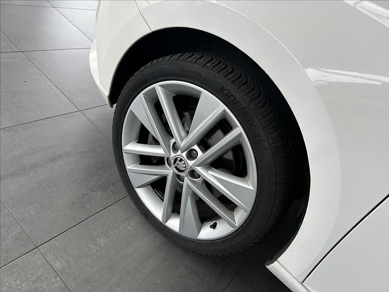 Škoda Fabia 1,2   TSI 81kW,SERVISKA,STYLE - fotka 28 z 28