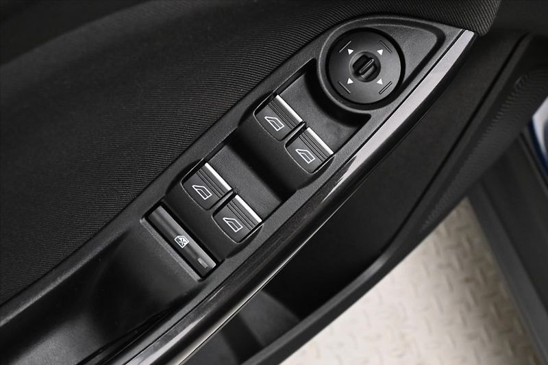 Ford Focus 1,0 EcoBoost 92 kW TAŽNÉ Záruk - fotka 24 z 30