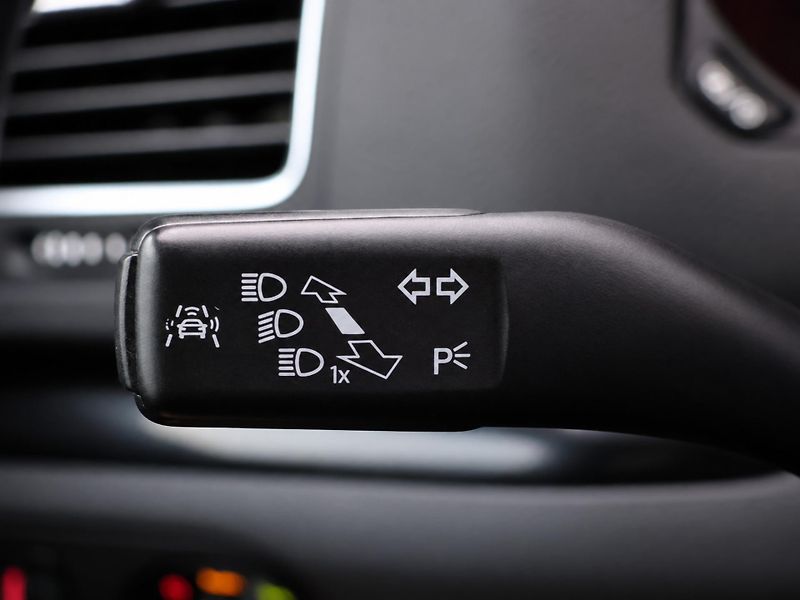 Volkswagen Sharan 2,0 TDI 130kW DSG 4Motion CZ - fotka 21 z 41