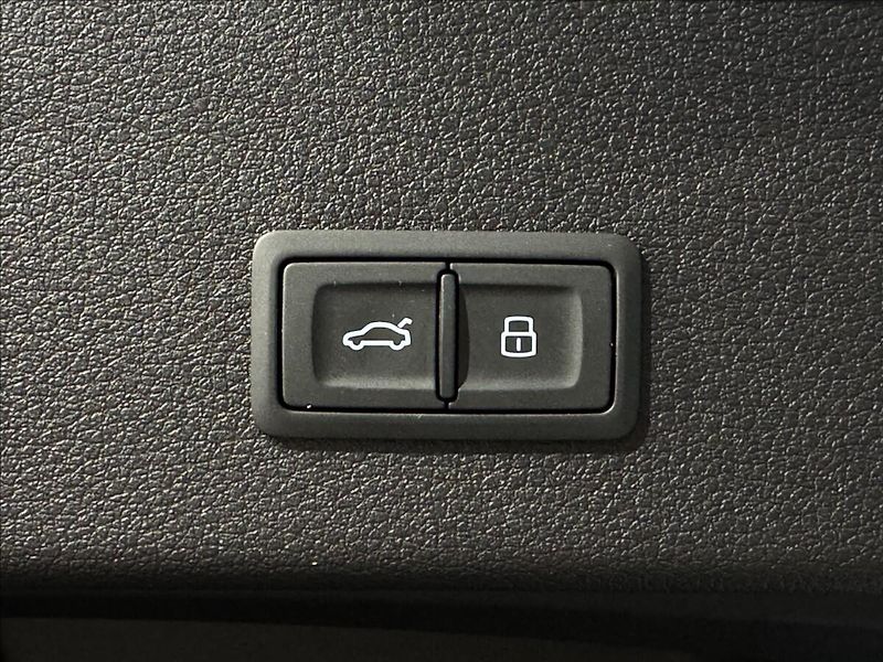 Audi e-tron 55  300kW Sportback S-Line LED - fotka 14 z 46