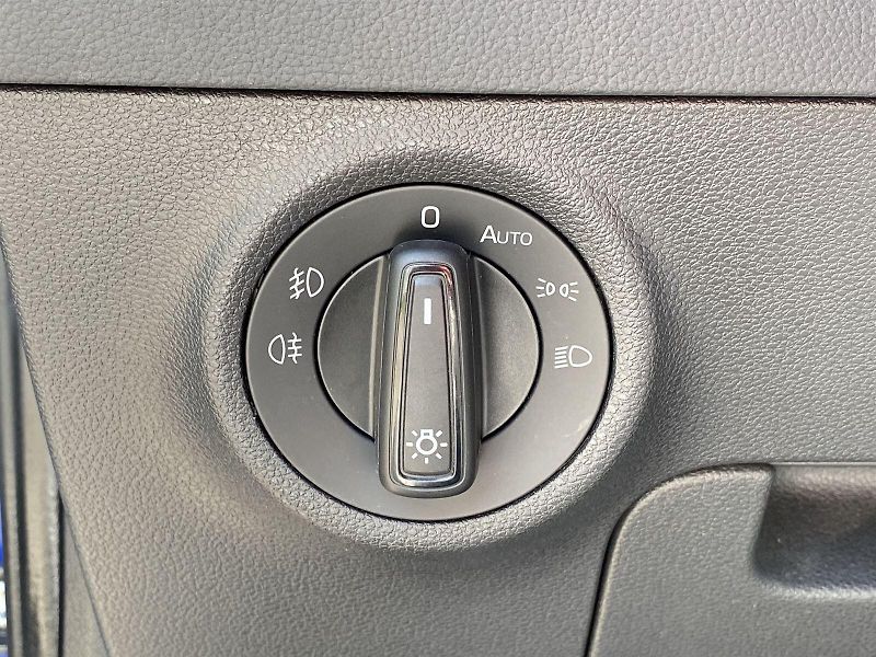 Škoda Karoq (2023) 2.0 TDI Ambition - fotka 11 z 34