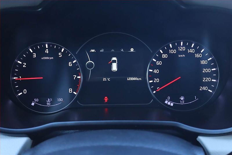 Kia Carens (2016) 1.6 GDI, Serv.kniha, Tempomat - fotka 11 z 26
