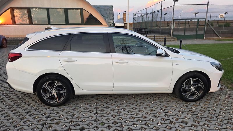 Hyundai i30 (2022) 1.5T-GDI, 118 kW, Smart,CZ,DPH - fotka 4 z 30