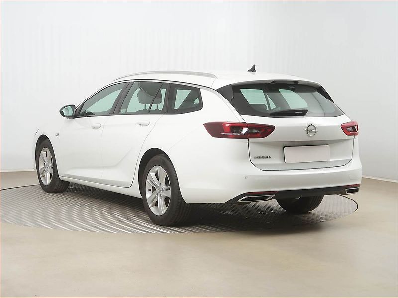 Opel Insignia (2021) 2.0 CDTI, Automat, ČR,1.maj - fotka 4 z 17