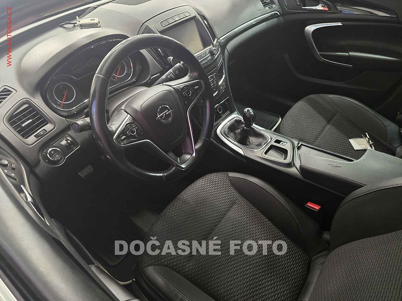 Opel Insignia (2015) 2.0cdti, ČR, servis.kniha - fotka 3 z 3