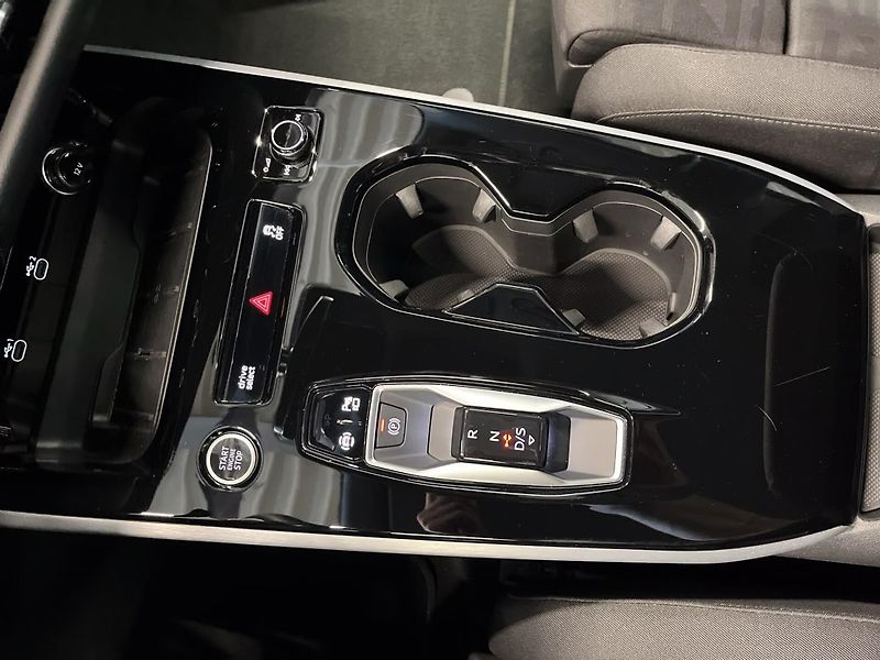 Audi A6 TDI Tech+ Matrix 360 El.sed - fotka 13 z 14