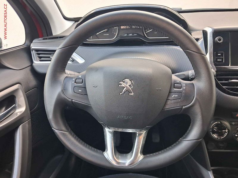 Peugeot 2008 (2017) 1.2 PT, Style, navi, TZ - fotka 11 z 18