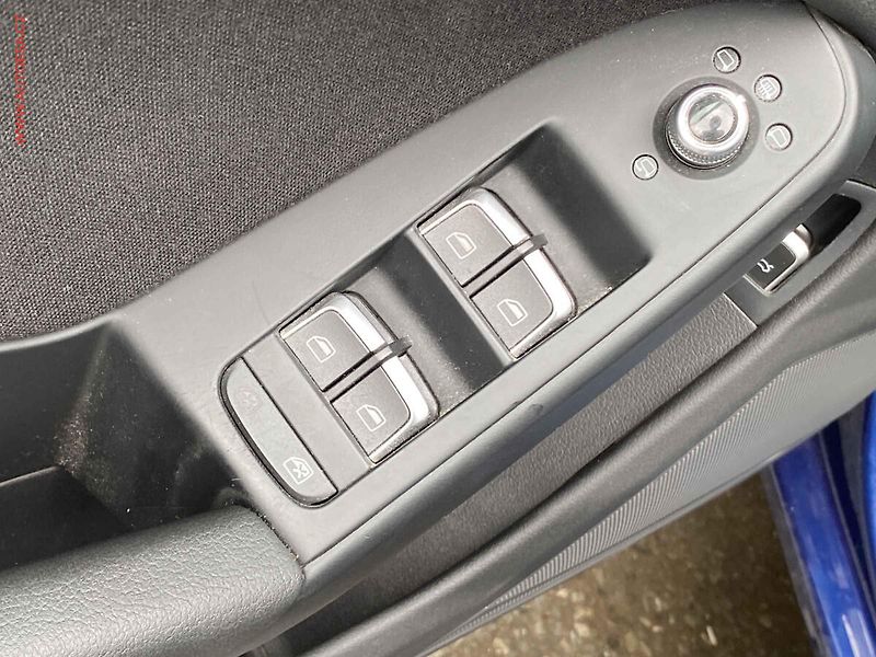 Audi A4 (2015) 2.0 TDi quattro, AT, bixen - fotka 11 z 21