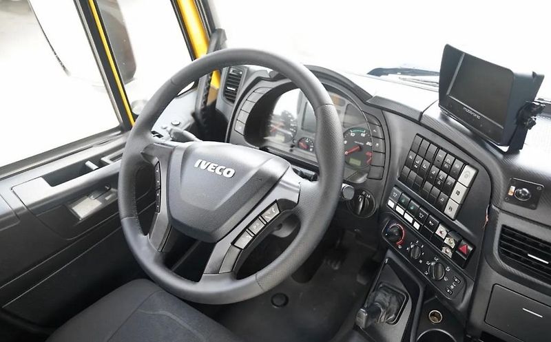 Iveco Stralis (2018) 420 8x4 odtahovka EURO 6 - fotka 21 z 23