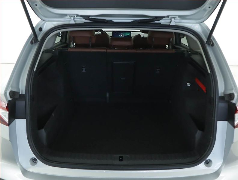 Škoda Enyaq (2021) iV 80 (82 kWh), SoH 92% - fotka 14 z 20