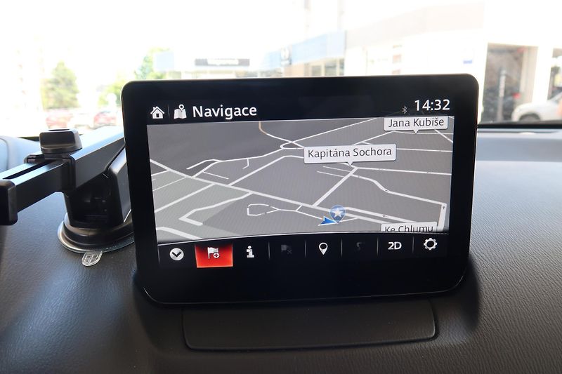 Mazda 2 1,5 G90 AT,kam.,ČR,záruka - fotka 31 z 36
