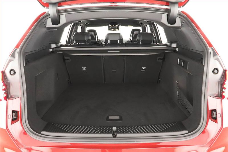 BMW X3 (2025) 20d xDrive, M Sport, Navigace - fotka 11 z 21