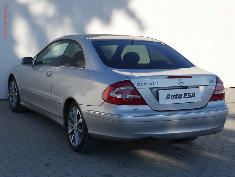 Mercedes-Benz CLK (2005) 2.7CDi, AC, kůže - fotka 6 z 18