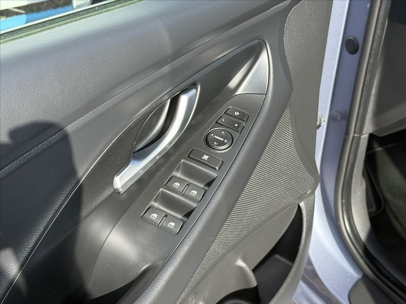 Hyundai i30 1,5 T-GDI 103kW DCT Family - fotka 6 z 24