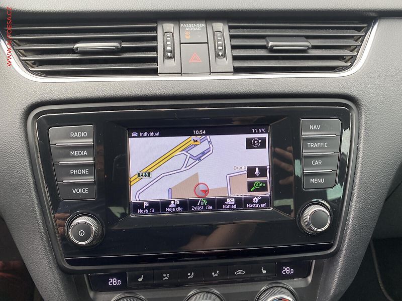 Škoda Octavia (2014) 2.0 TDi, RS Challange, bixen - fotka 17 z 19