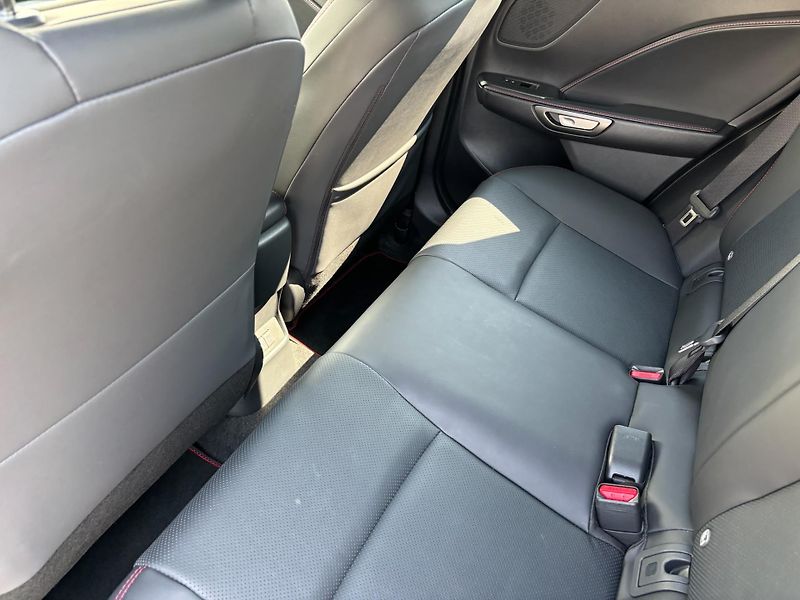 Lexus LBX 1.5 HSD e-CVT Emotion Tech - fotka 23 z 27