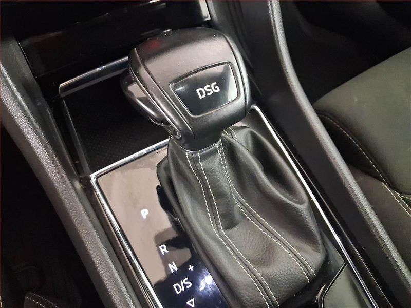 Škoda Karoq (2021) 1.5 TSI - fotka 13 z 21